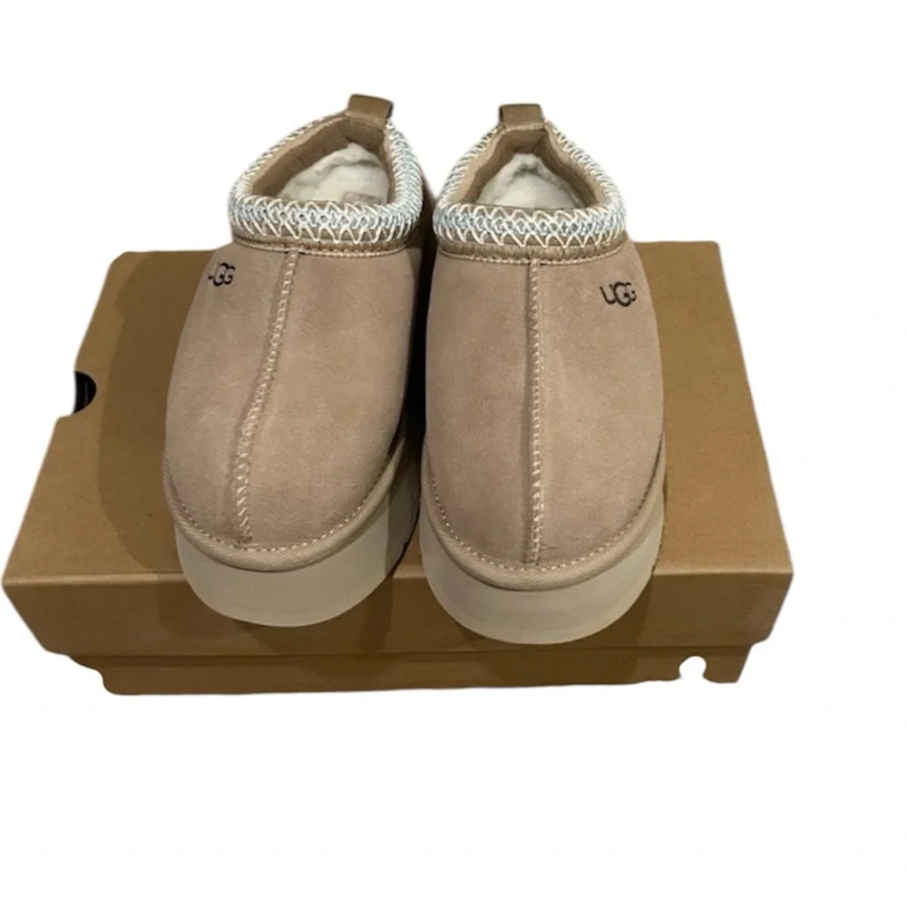 NWT - *Authentic* UGG Tazz Women's Platform Slip-On - Size 6, EU 37 - Picture 2 of 5